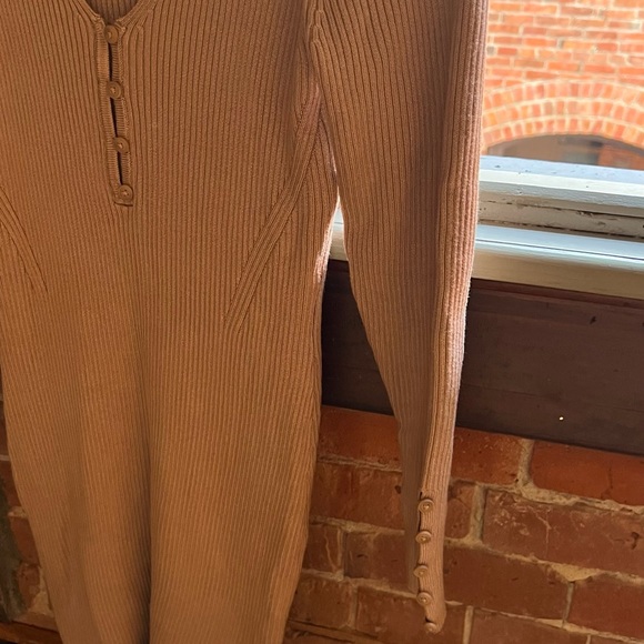 Abercrombie and Fitch knit dress - Picture 5 of 5